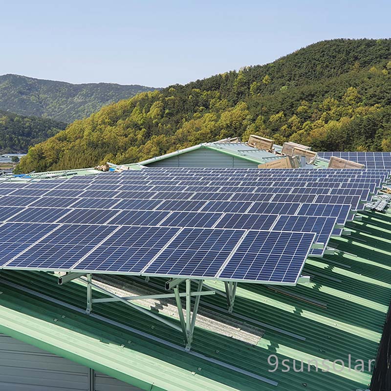 9. Компания Sunsolar New Energy получила разрешение на реализацию проекта по установке солнечных батарей на крышах зданий в Корее мощностью 3 МВт.